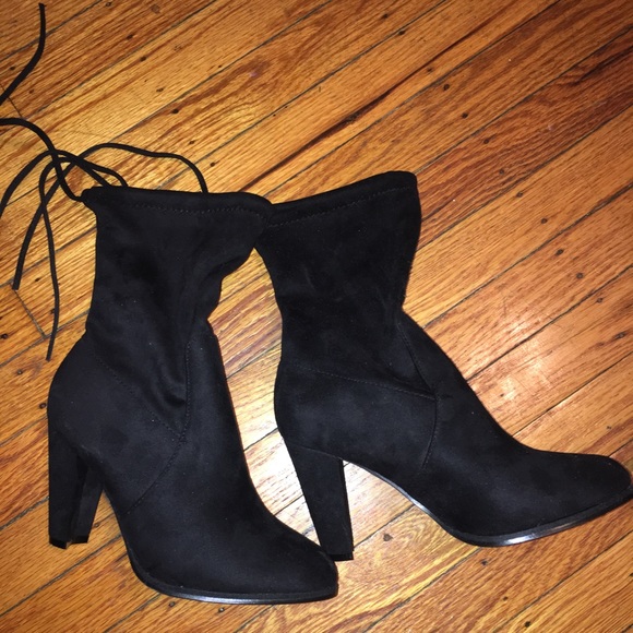 Drawstring ankle booties - Picture 2 of 6